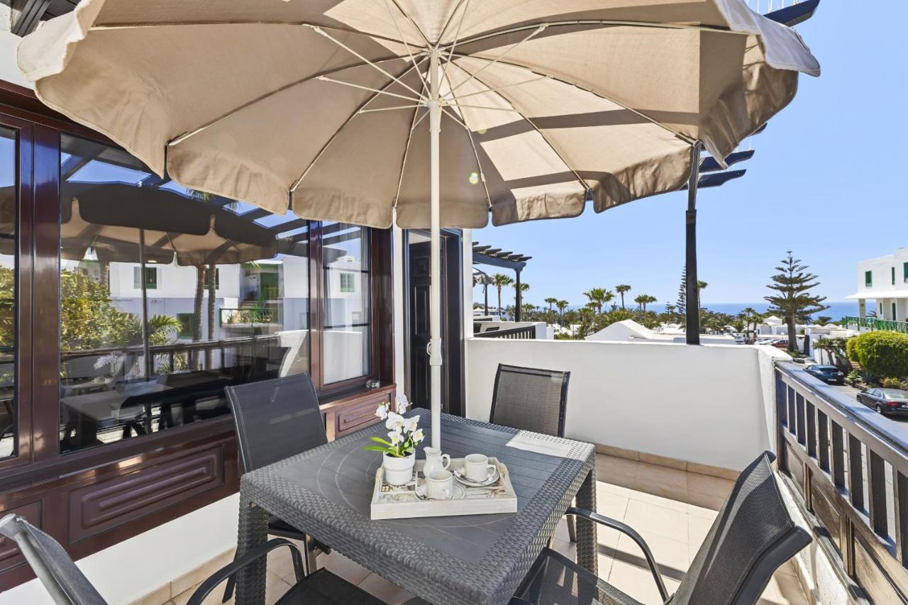 Casahost Bastian Boutique II Seaview Apartment Costa Teguise Exterior photo