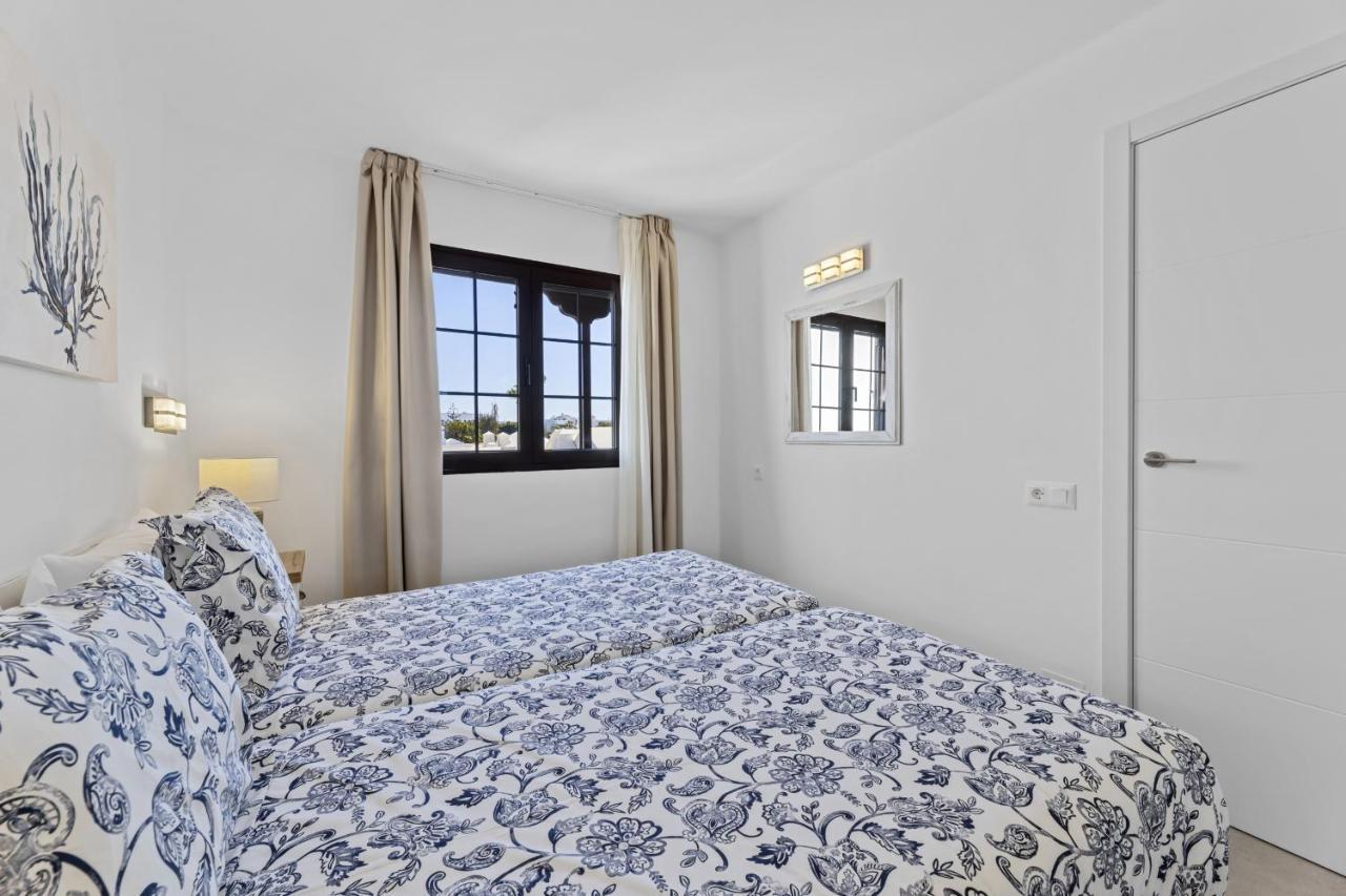 Casahost Bastian Boutique II Seaview Apartment Costa Teguise Exterior photo
